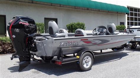 Has skis, rope, and tube. . Best 21 foot aluminum bass boat